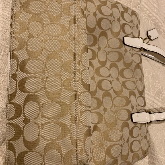 Coach - Picture 5 of 5